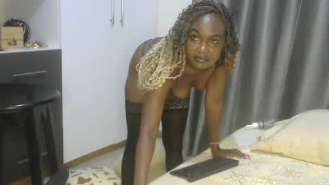 Snapshot of east_queen chatting on January 9, 2025, 10:52 pm east_queen online show from January 9, 2025, 10:52 pm