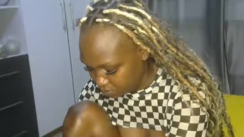 Snapshot of east_queen chatting on January 18, 2025, 10:17 am east_queen online show from January 18, 2025, 10:17 am