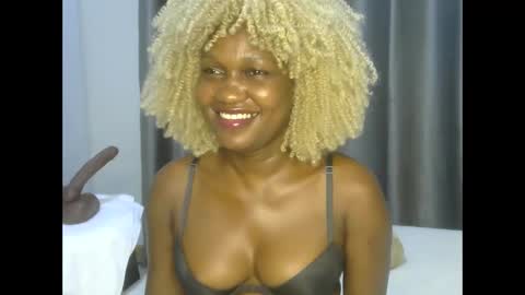 Snapshot of east_queen chatting on February 24, 2025, 8:58 pm east_queen online show from February 24, 2025, 8:58 pm