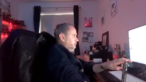 Snapshot of eastmidssoul chatting on April 1, 2026, 7:09 am eastmidssoul online show from April 1, 2026, 7:09 am