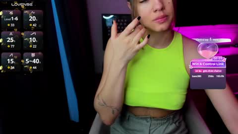 Snapshot of easy_heasy chatting on January 17, 2025, 3:12 am online show from January 17, 2025, 3:12 am