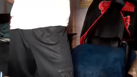 Snapshot of easybreezy20 chatting on December 14, 2024, 6:24 am TWITTER INSTAGRAM easybreezy20 ONLINE 1230 AM TO 7AM online show from December 14, 2024, 6:24 am