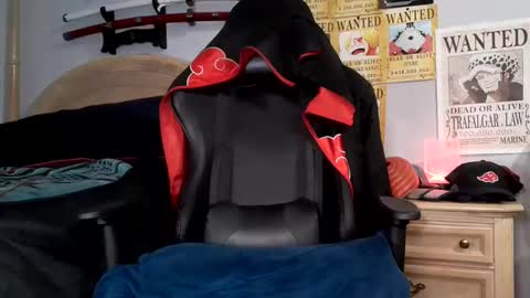 Snapshot of easybreezy20 chatting on January 15, 2025, 7:26 am TWITTER INSTAGRAM easybreezy20 ONLINE 1230 AM TO 7AM online show from January 15, 2025, 7:26 am