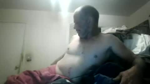 Snapshot of easye4015 chatting on June 15, 2026, 1:19 am Easye online show from June 15, 2026, 1:19 am