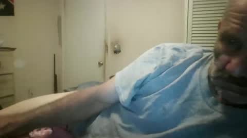 Snapshot of easye4015 chatting on June 25, 2026, 12:31 pm Easye online show from June 25, 2026, 12:31 pm