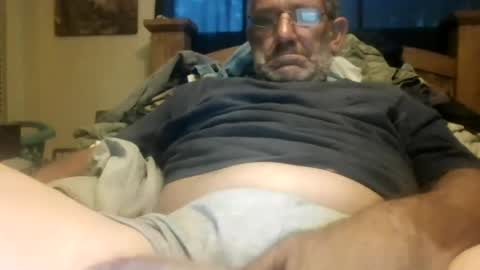 Snapshot of easye4015 chatting on July 22, 2026, 11:35 am Easye online show from July 22, 2026, 11:35 am