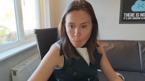 Nadia Ferreira  online show from June 13, 2026, 7:01 pm