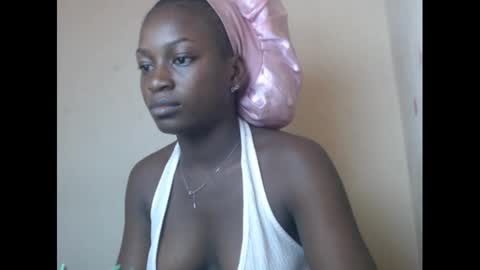 Snapshot of eatuupx chatting on January 6, 2025, 10:35 am eatuupx online show from January 6, 2025, 10:35 am