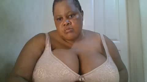 ebony_magixs online show from September 28, 2025, 6:57 pm