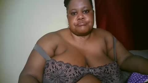 ebony_magixs online show from April 6, 2026, 9:27 pm