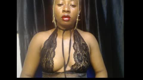 Snapshot of ebony_queenx chatting on June 23, 2026, 7:01 pm Queen online show from June 23, 2026, 7:01 pm
