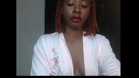 Snapshot of ebony_queenx chatting on July 10, 2026, 3:36 pm Queen online show from July 10, 2026, 3:36 pm