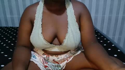 Snapshot of ebony_sabrina chatting on January 14, 2025, 8:41 am Sabrina online show from January 14, 2025, 8:41 am