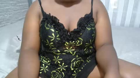 Snapshot of ebony_sabrina chatting on October 29, 2025, 6:42 pm Sabrina online show from October 29, 2025, 6:42 pm
