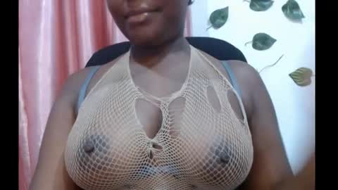 Snapshot of ebony_sexy_queen chatting on September 19, 2025, 8:38 am Racheal online show from September 19, 2025, 8:38 am