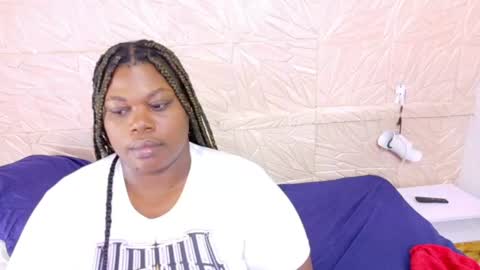 Snapshot of ebony_sugar_mommy chatting on June 24, 2026, 2:21 am MILENA online show from June 24, 2026, 2:21 am