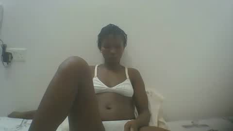 Snapshot of ebonycutegal1996 chatting on February 16, 2025, 7:16 pm TRIZER online show from February 16, 2025, 7:16 pm