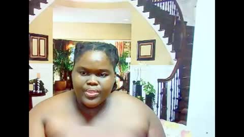 ebonyhotbuns4u2luv online show from February 7, 2025, 1:11 pm