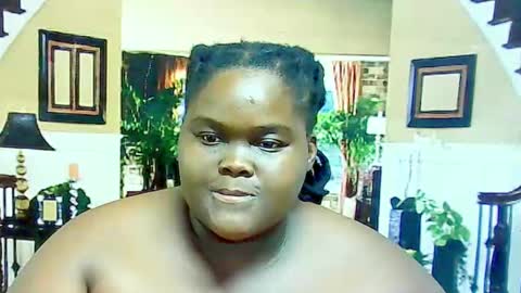 ebonyhotbuns4u2luv online show from February 12, 2025, 10:24 am