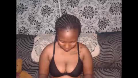 Snapshot of ebonymilf1 chatting on December 8, 2024, 1:35 am Tee online show from December 8, 2024, 1:35 am