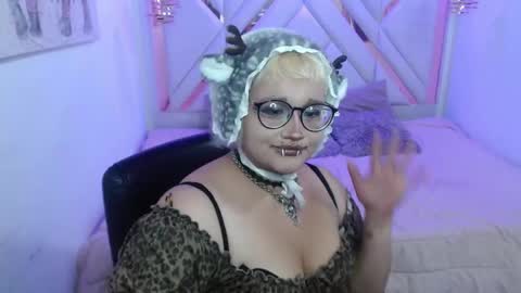 Snapshot of echypyon_tk chatting on May 20, 2026, 3:02 am Echypyon tk online show from May 20, 2026, 3:02 am