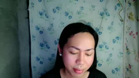 eddfox001 online show from May 6, 2026, 12:10 pm