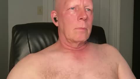 Snapshot of eddygl1968 chatting on October 7, 2025, 2:31 am Eddy online show from October 7, 2025, 2:31 am