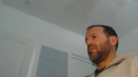 Snapshot of edge_masters chatting on December 9, 2024, 6:57 pm EdgeM online show from December 9, 2024, 6:57 pm