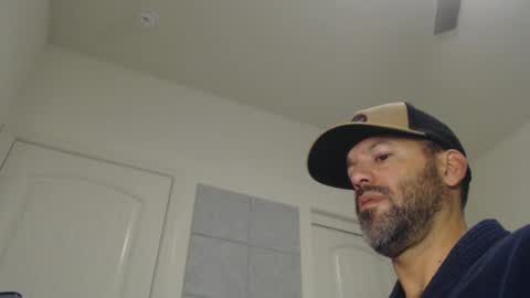 Snapshot of edge_masters chatting on December 17, 2024, 10:44 am EdgeM online show from December 17, 2024, 10:44 am