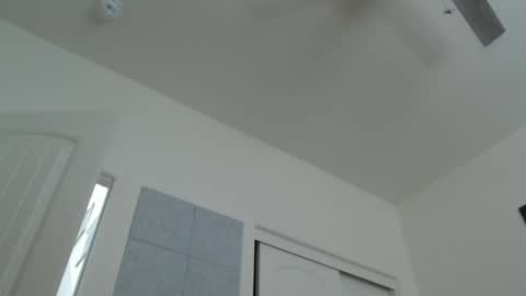 Snapshot of edge_masters chatting on February 4, 2025, 8:28 pm EdgeM online show from February 4, 2025, 8:28 pm