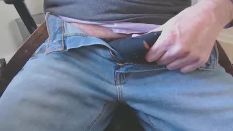 Snapshot of edick000 chatting on February 17, 2026, 7:53 pm edick000 online show from February 17, 2026, 7:53 pm