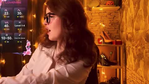 Snapshot of edithafarro chatting on October 12, 2025, 11:37 pm Friendly neighbourhoud redhead online show from October 12, 2025, 11:37 pm