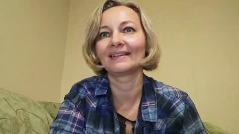 Snapshot of edithmanning chatting on December 9, 2024, 10:22 am edithmanning online show from December 9, 2024, 10:22 am