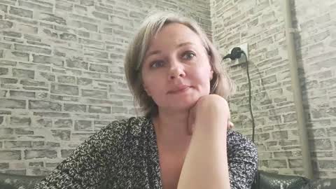 Snapshot of edithmanning chatting on December 13, 2024, 10:19 am edithmanning online show from December 13, 2024, 10:19 am