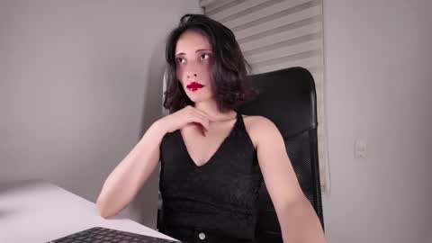 Snapshot of edranah chatting on October 23, 2025, 9:46 pm Edranah online show from October 23, 2025, 9:46 pm