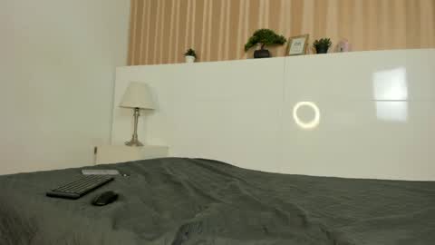 edrien_ray online show from April 10, 2026, 1:22 am