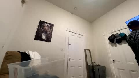 edvmendez1766 online show from April 10, 2026, 9:47 am