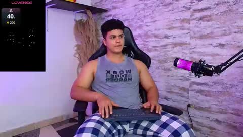 EDWARD CLARCK online show from January 13, 2026, 1:00 am