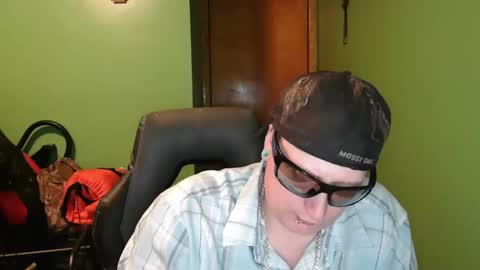 edwardaims_2please online show from April 1, 2026, 2:34 am