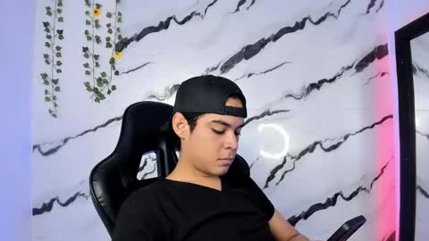 Snapshot of edy_play1 chatting on February 4, 2026, 5:35 am edy online show from February 4, 2026, 5:35 am