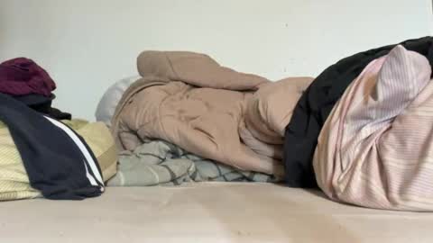 Eeloxx online show from April 5, 2026, 12:13 pm