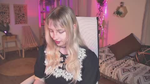 Snapshot of eevamarie chatting on April 1, 2026, 5:10 pm EVA NON NUDE online show from April 1, 2026, 5:10 pm