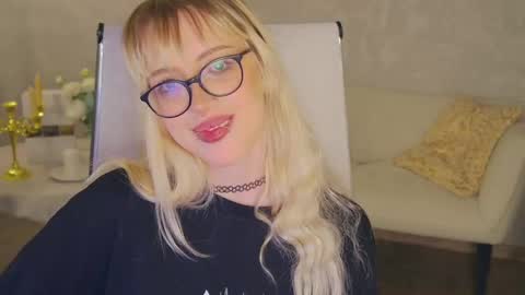 Snapshot of eevamarie chatting on May 1, 2026, 4:33 pm EVA NON NUDE online show from May 1, 2026, 4:33 pm