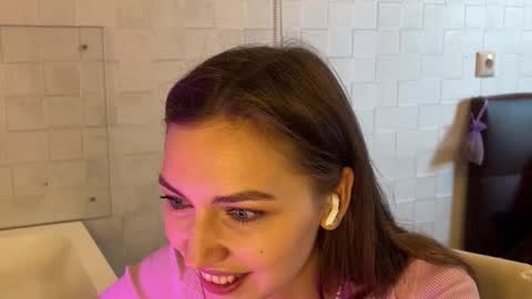 Snapshot of ef_fy chatting on February 4, 2026, 8:09 am ef_fy online show from February 4, 2026, 8:09 am