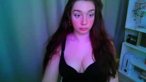 Snapshot of effie_balconii chatting on October 6, 2025, 12:24 pm effie_balconii online show from October 6, 2025, 12:24 pm