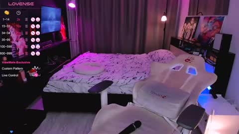 Effie online show from March 9, 2025, 6:43 pm