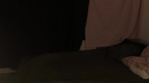 Snapshot of effiemur chatting on December 29, 2024, 6:05 pm Effie Mur online show from December 29, 2024, 6:05 pm