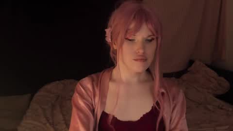 Snapshot of effiemur chatting on January 5, 2025, 7:17 pm Effie Mur online show from January 5, 2025, 7:17 pm