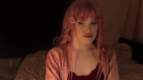 Snapshot of effiemur chatting on January 8, 2025, 3:17 pm Effie Mur online show from January 8, 2025, 3:17 pm