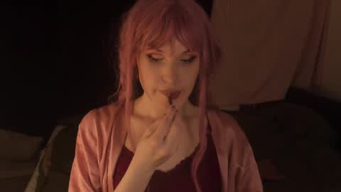 Snapshot of effiemur chatting on January 24, 2025, 3:34 pm Effie Mur online show from January 24, 2025, 3:34 pm